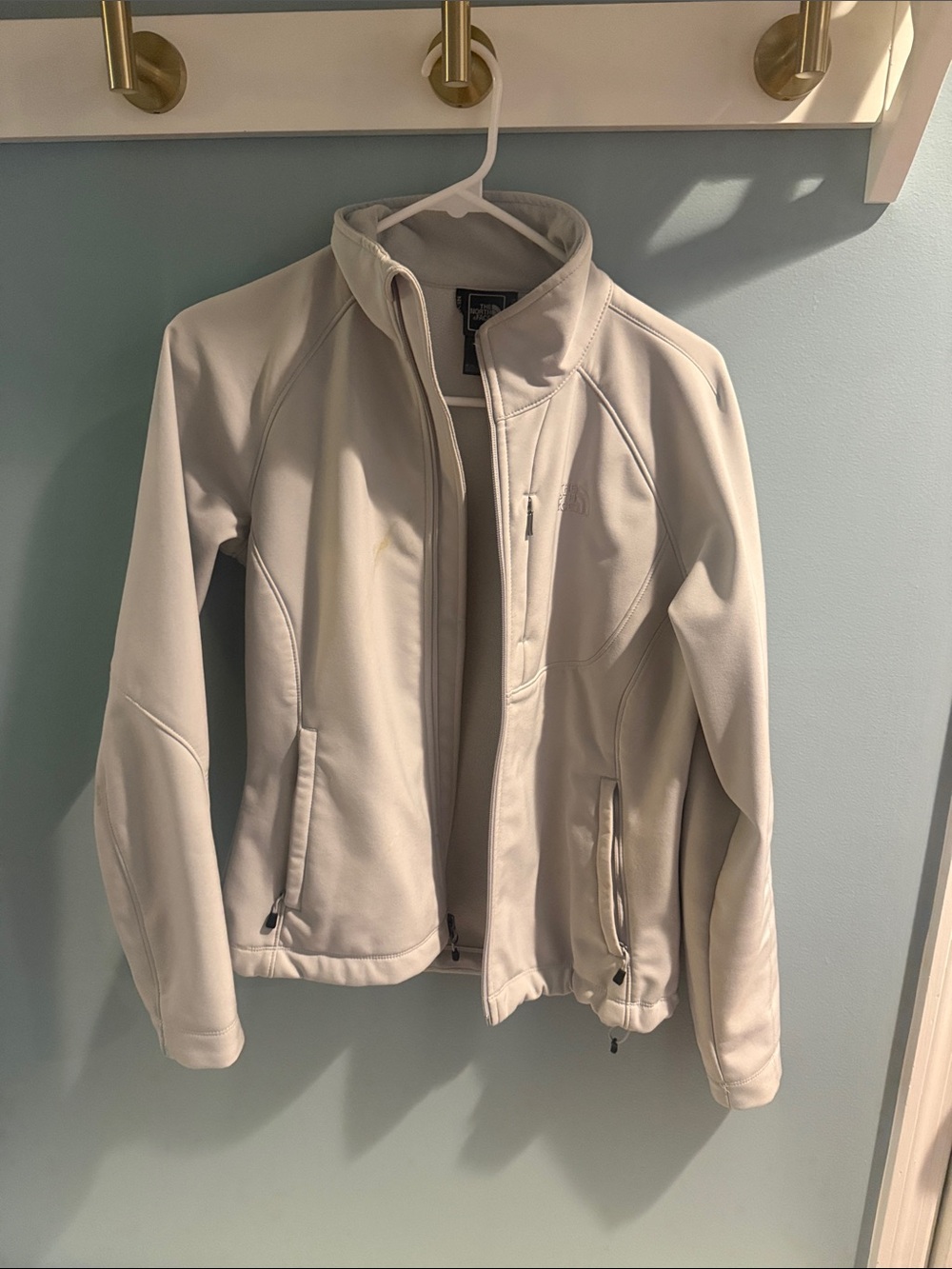 The North Face Women's Light Gray Softshell Utility Jacket